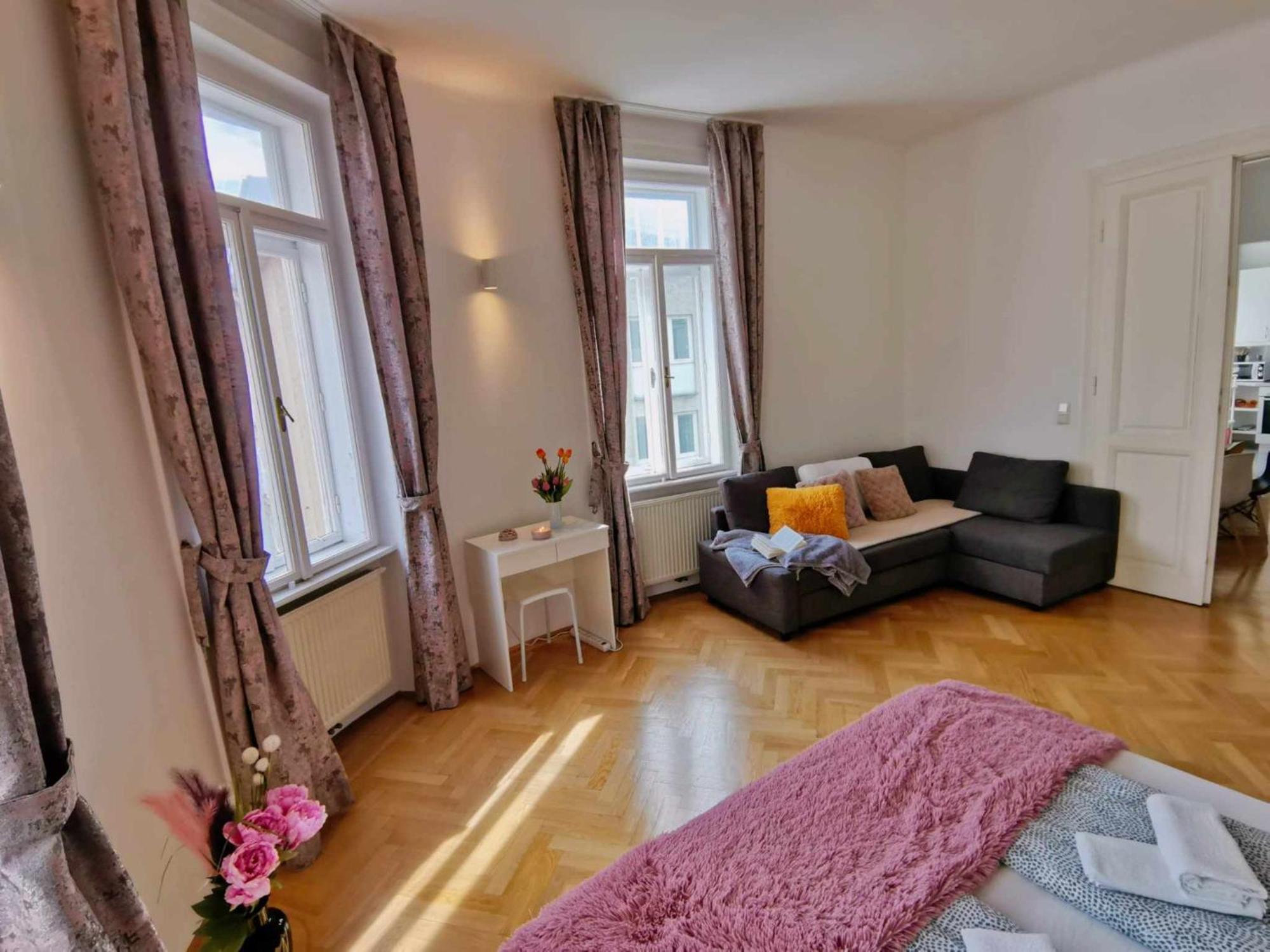 Appartement And Round 3 Minutes To Shopping Center And Schoenbrunn Palace *