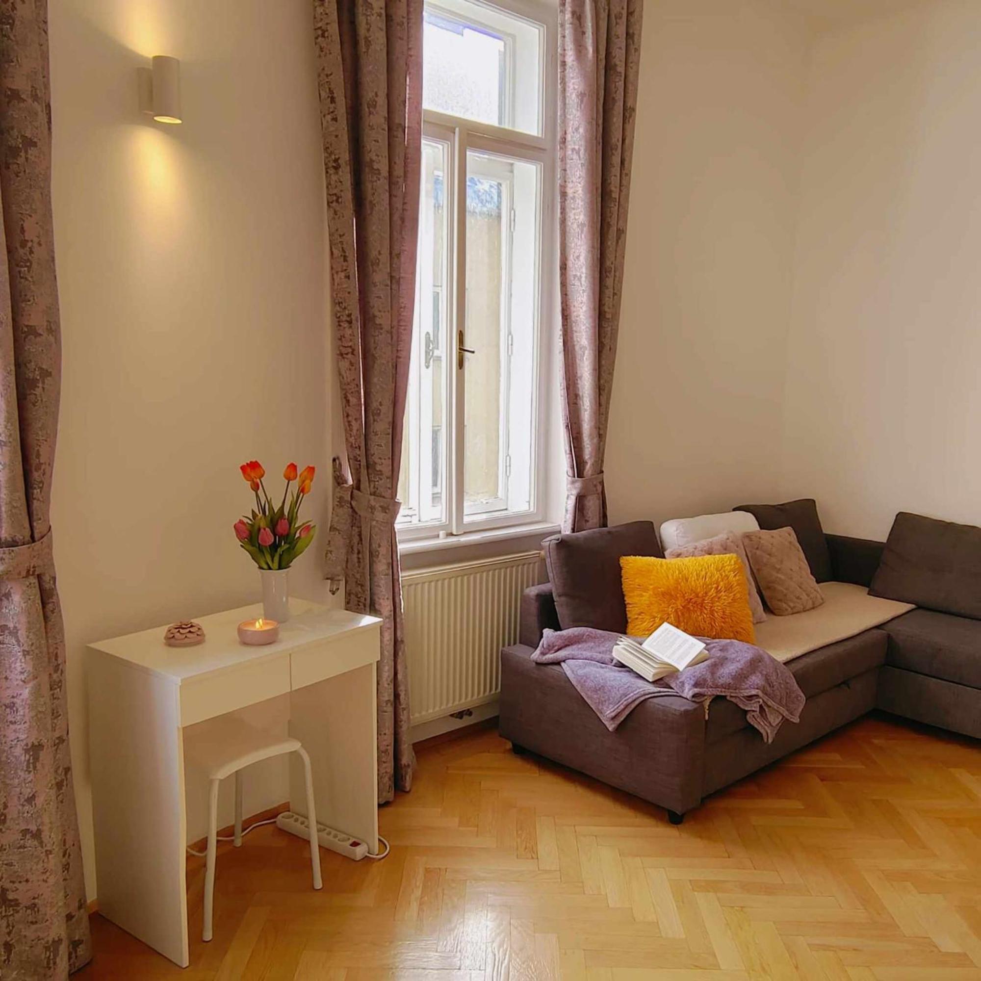 Appartement And Round 3 Minutes To Shopping Center And Schoenbrunn Palace Wenen