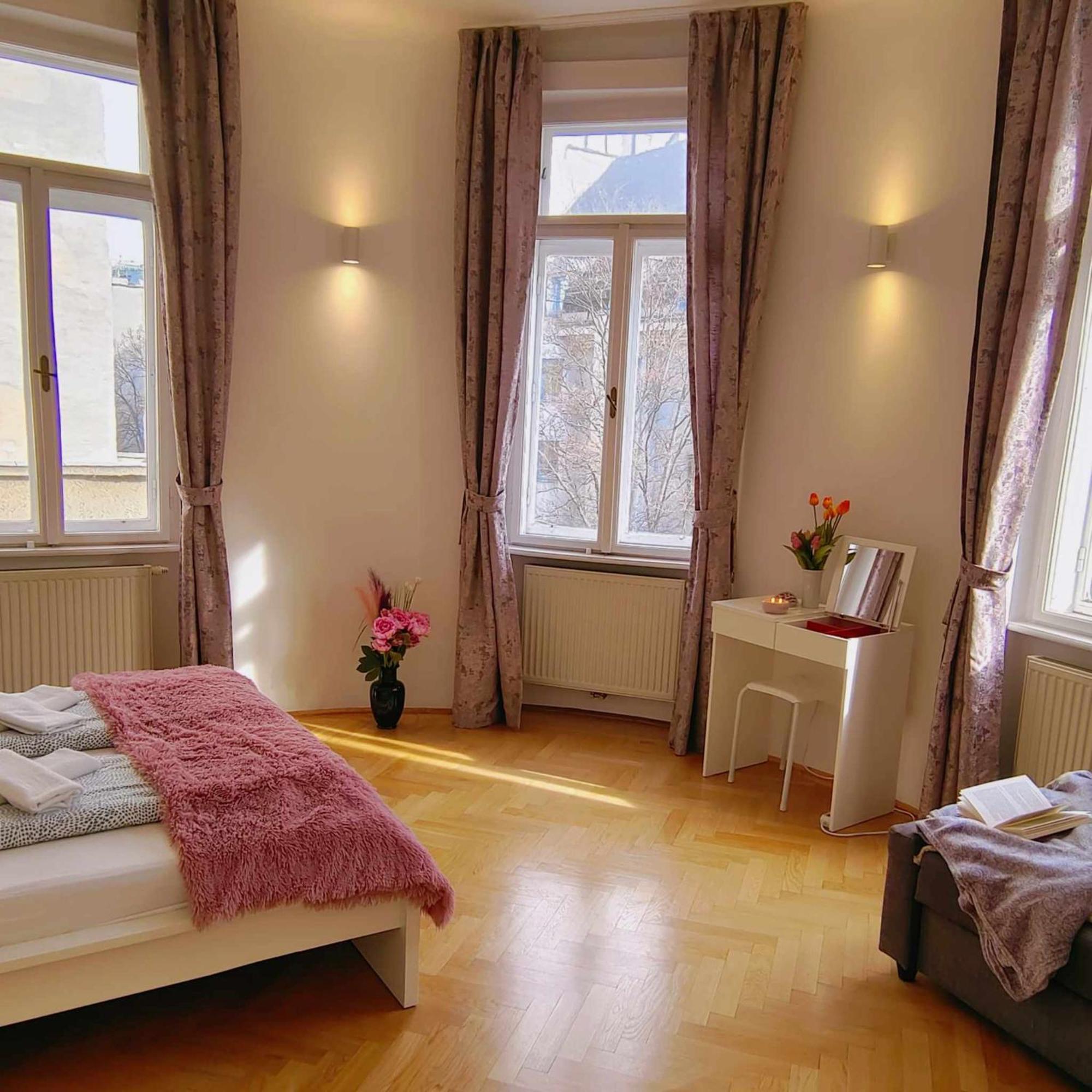 And Round 3 Minutes To Shopping Center And Schoenbrunn Palace * Wenen