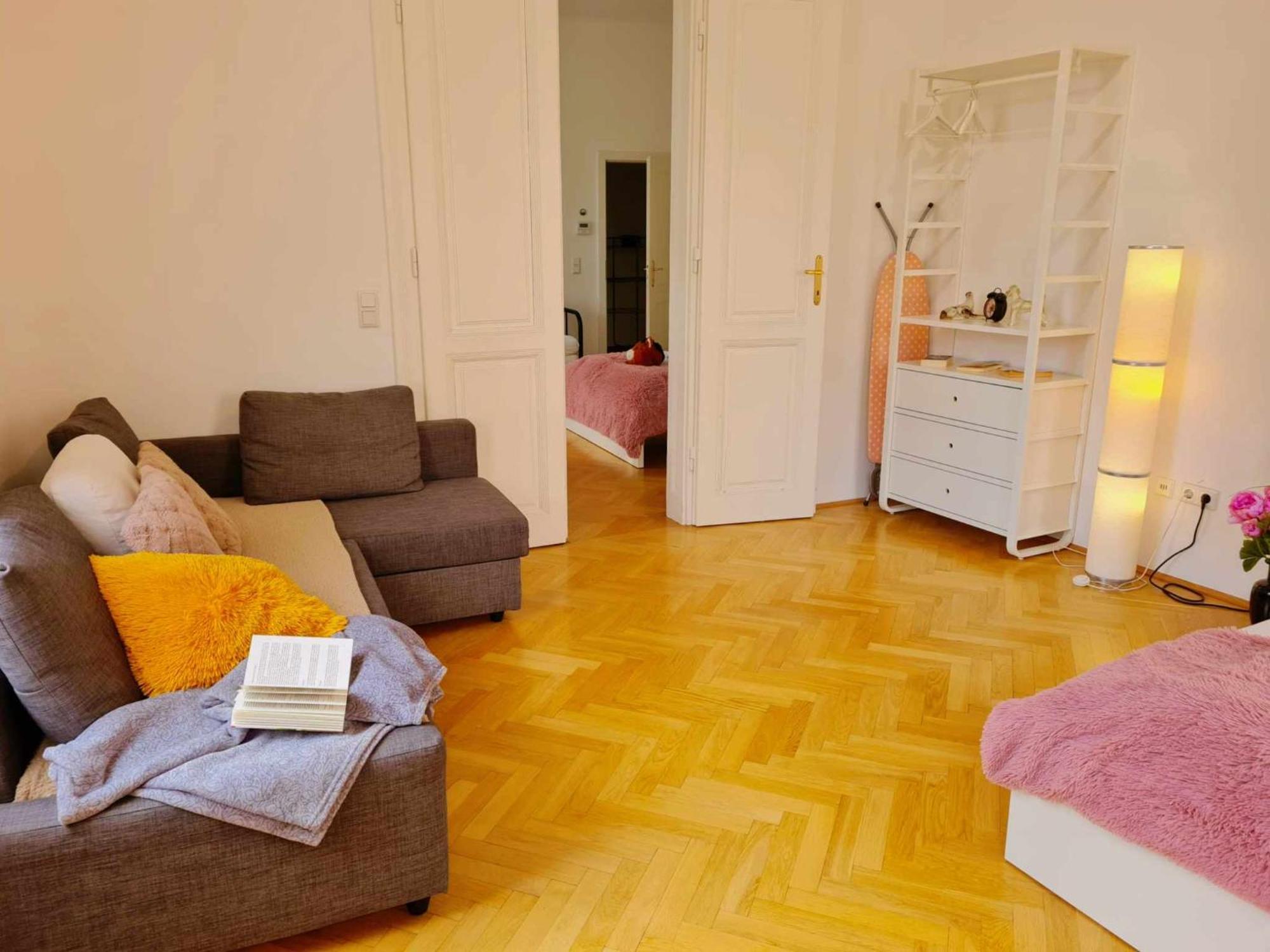 Appartement And Round 3 Minutes To Shopping Center And Schoenbrunn Palace *