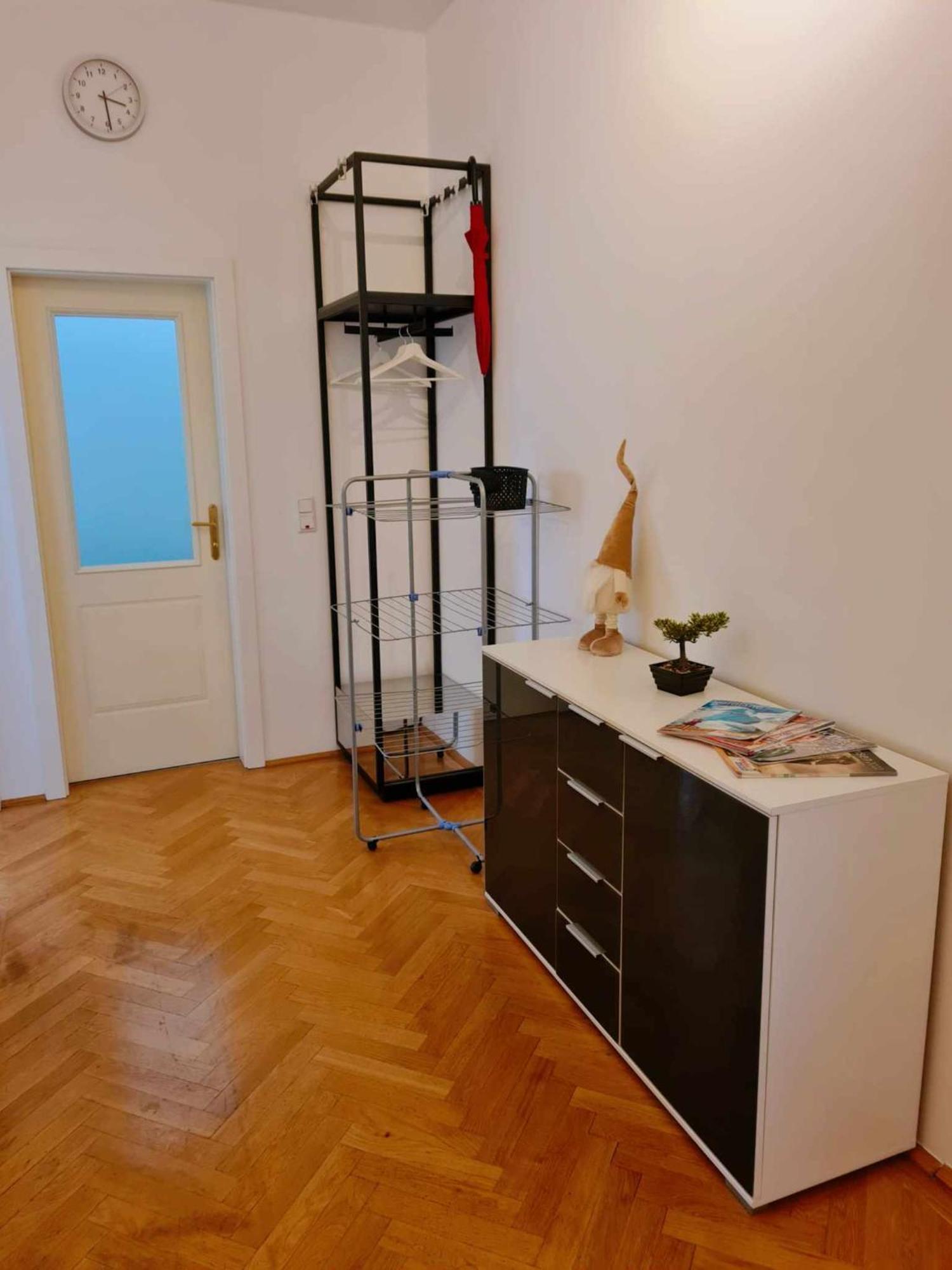 Appartement And Round 3 Minutes To Shopping Center And Schoenbrunn Palace Vienne