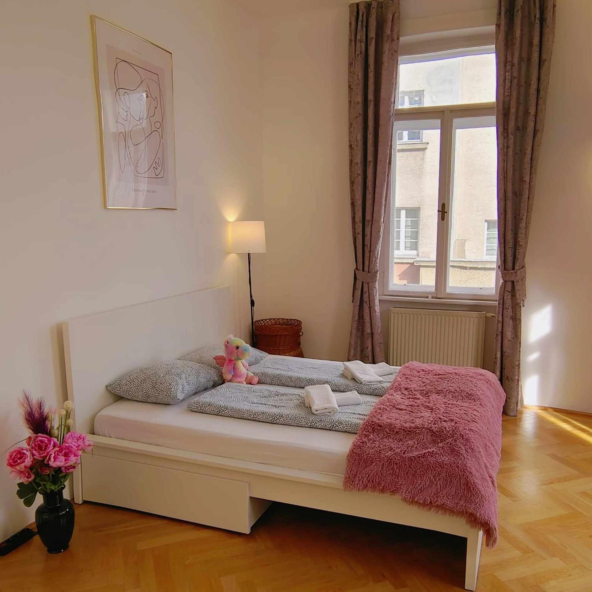 Appartement And Round 3 Minutes To Shopping Center And Schoenbrunn Palace