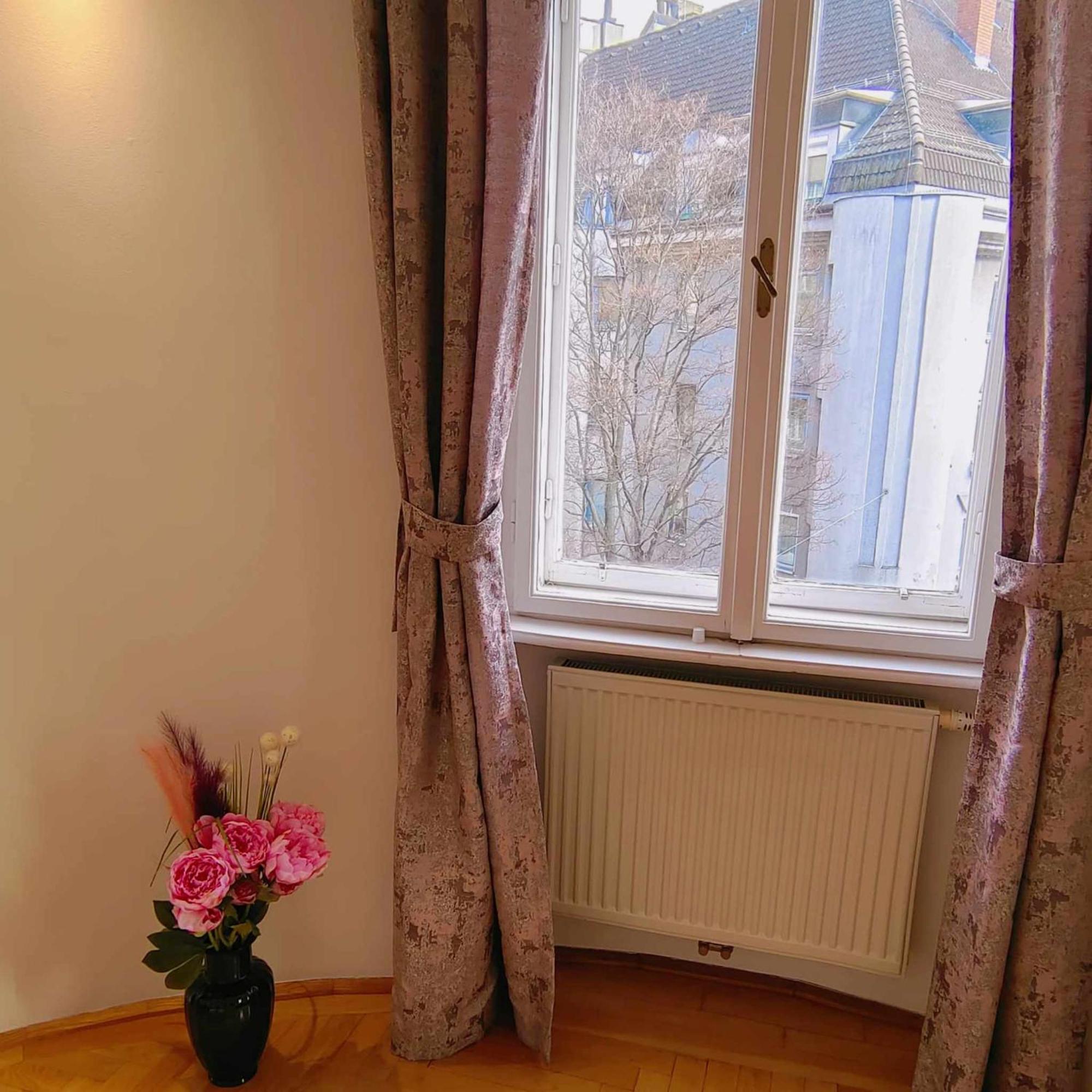 And Round 3 Minutes To Shopping Center And Schoenbrunn Palace Appartement Wenen